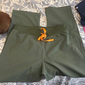 FIGS moss HIGH RISE Livingston